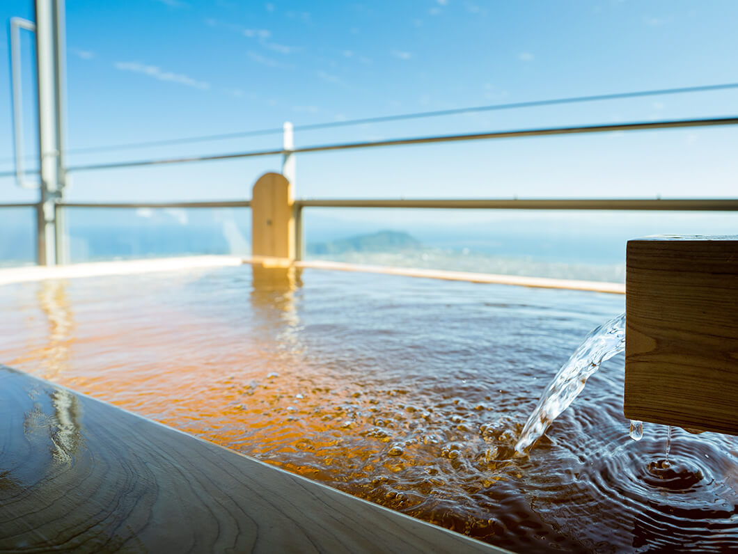Guest room hinoki open-air bath